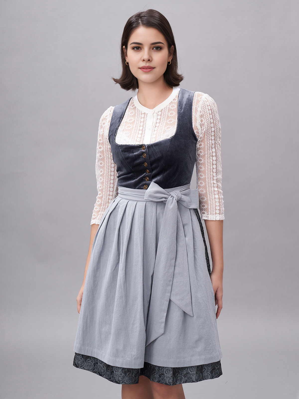 Dunkelgrünes Dirndl mit floralen Akzenten