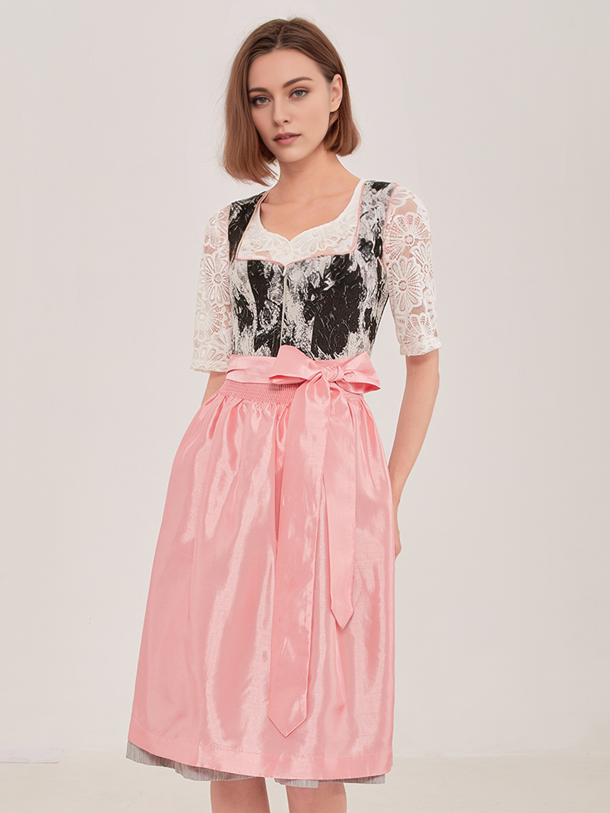 Moderne Dirndl Bluse in Schwarz