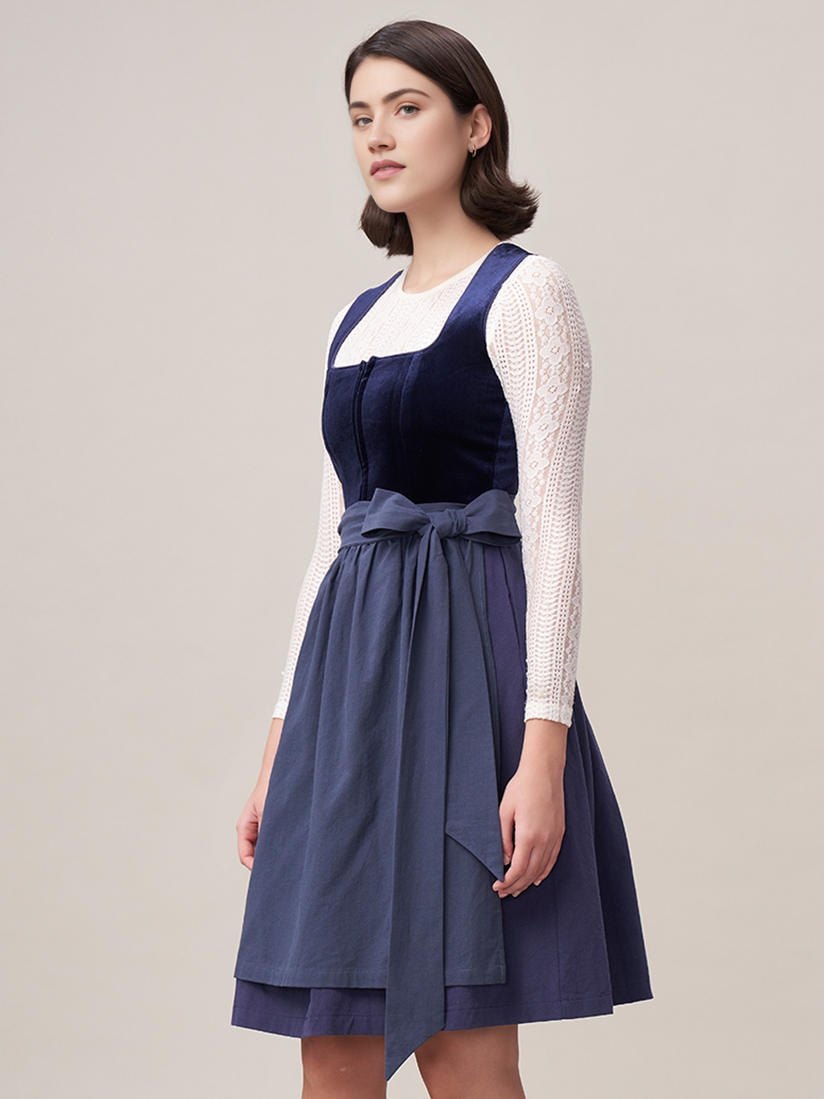 Dirndl in Blau