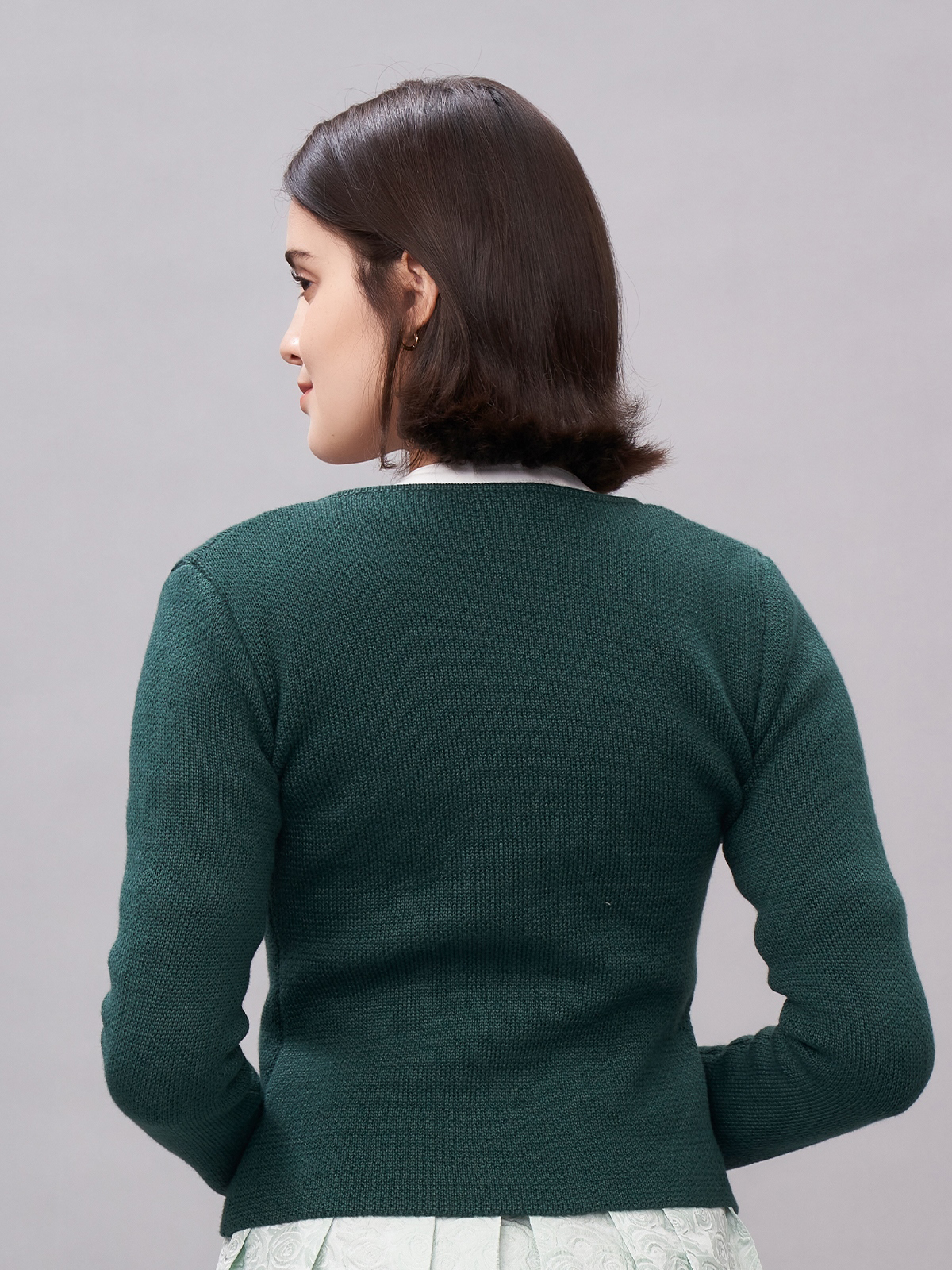 Modernes Dirndl in Khaki