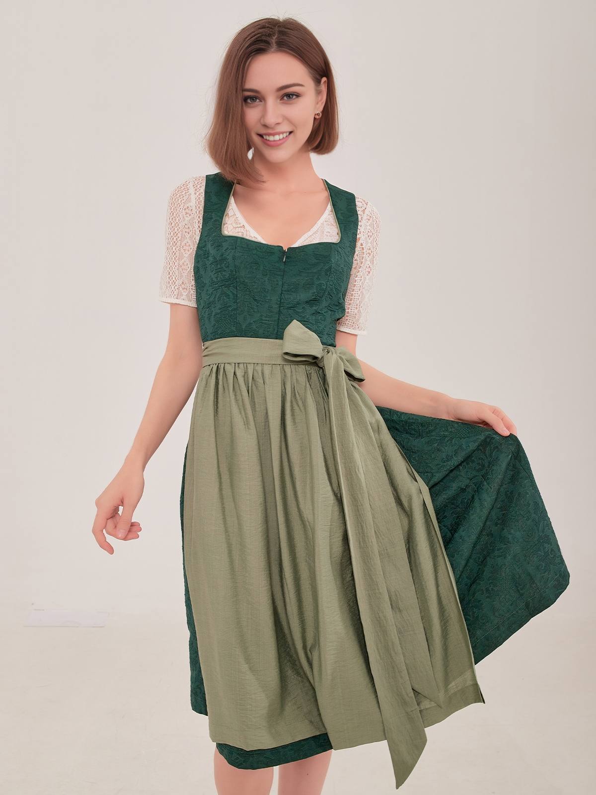 Dunkelgrünes Samt Dirndl – Eleganz in Grün
