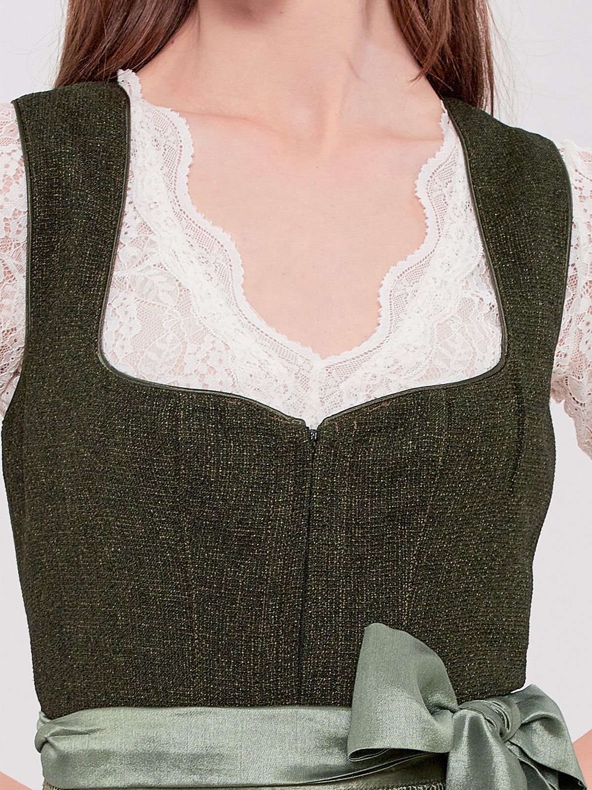 Dirndl in Grün mit pinker Bluse