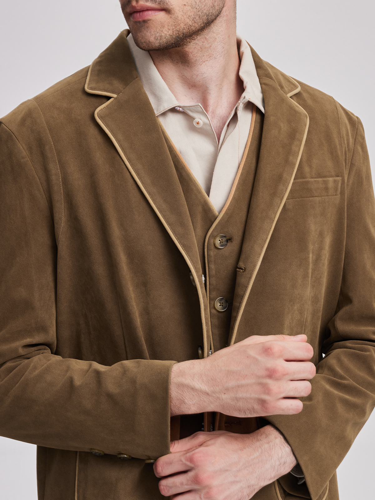 Trachtenmode in Gelb