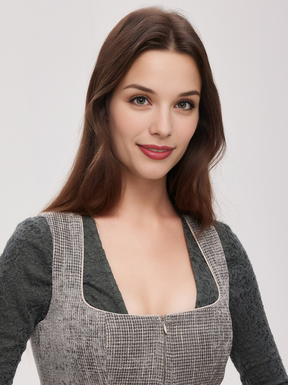 Dirndl in Hellblau und Rosa