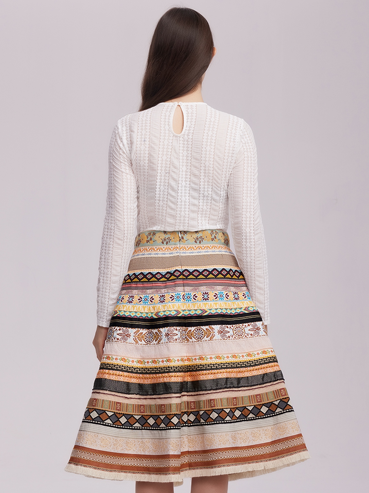 Dirndl in Schwarz-Braun – elegante bayerische Tracht