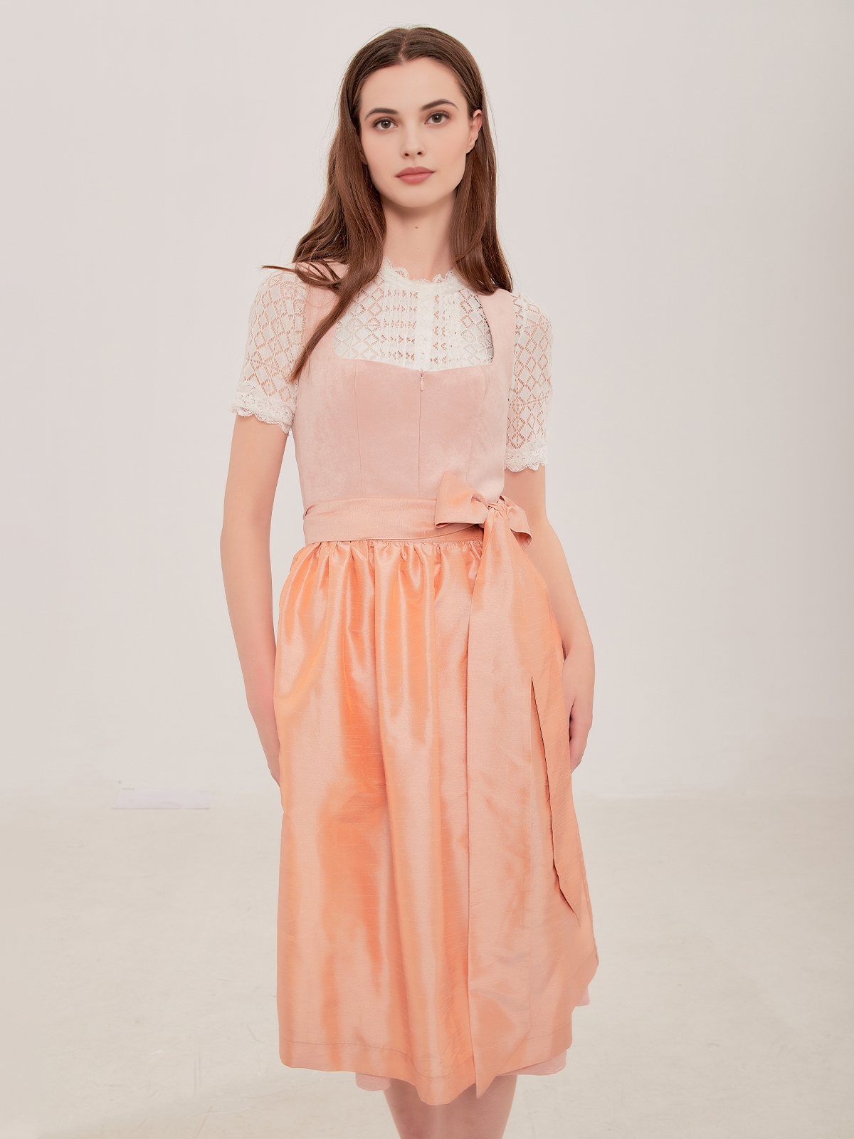 Dirndl in Rosa – feminin & elegant