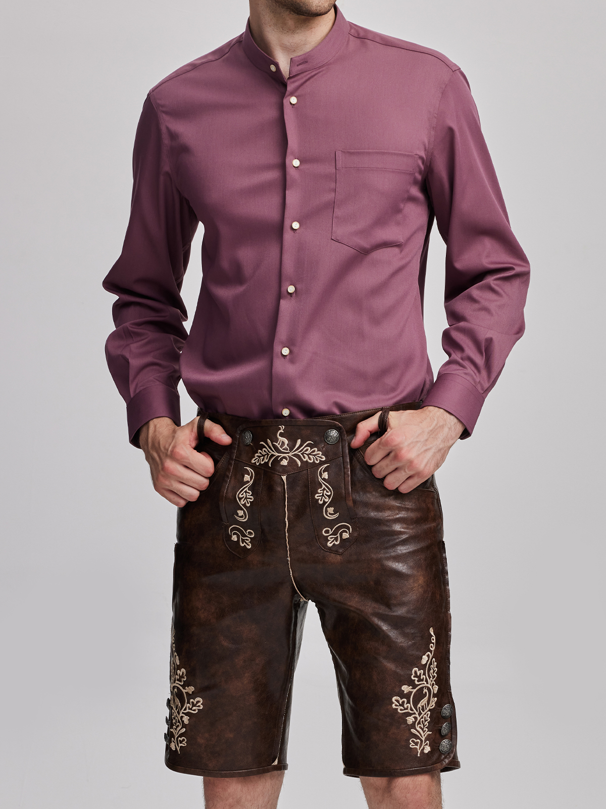 Modernes Dirndl in Braun mit trendigem Schnitt