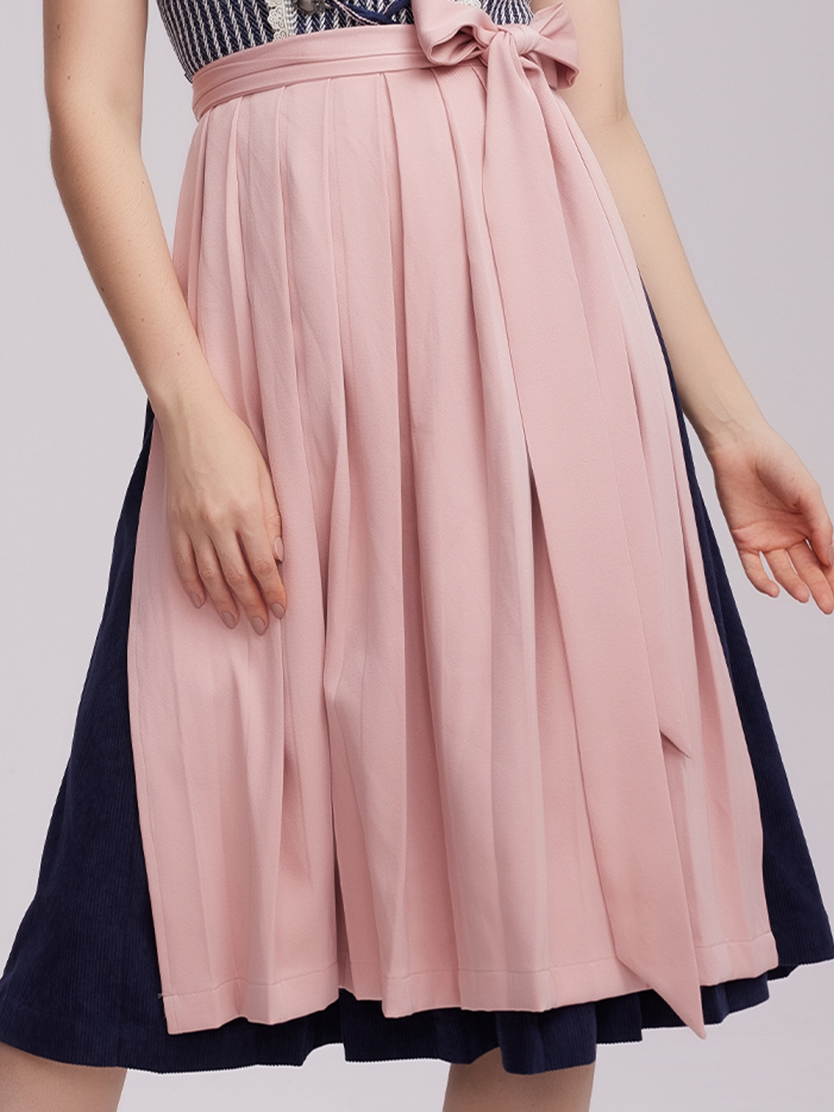 Dirndl in Rot – elegant & bezahlbar