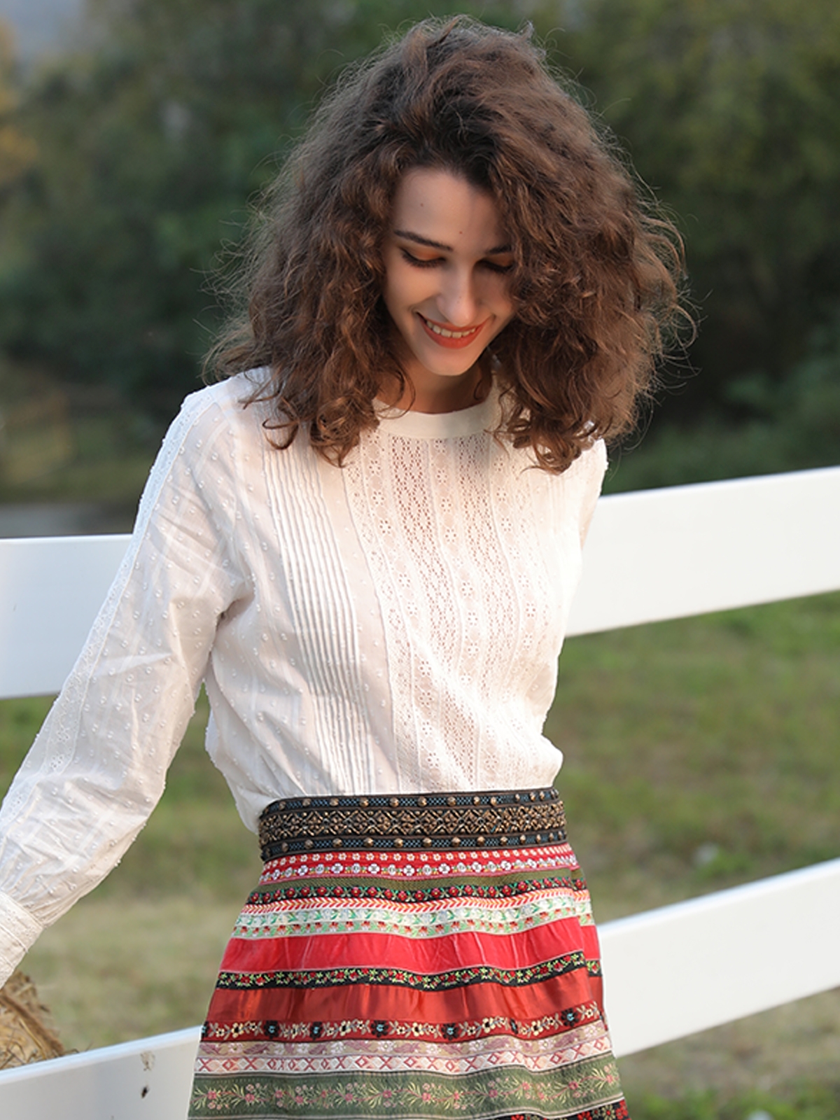 Dirndl mit weißer Bluse