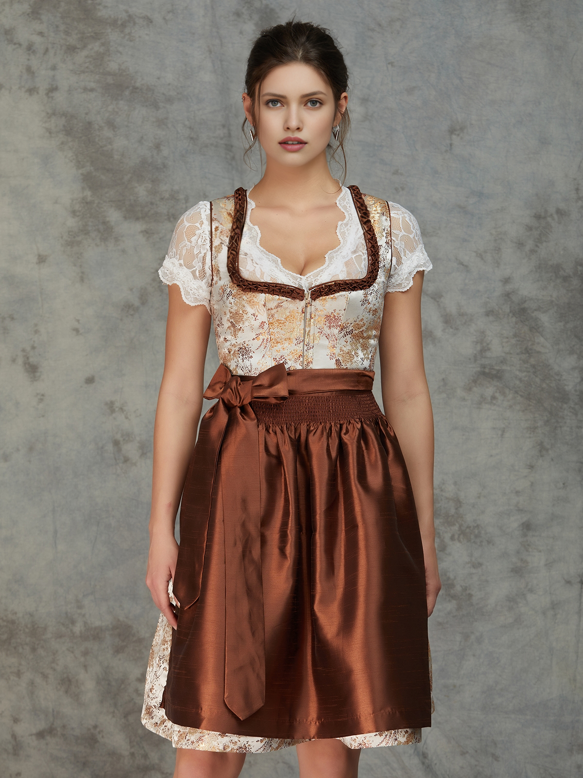 Modernes Dirndl in Gelb