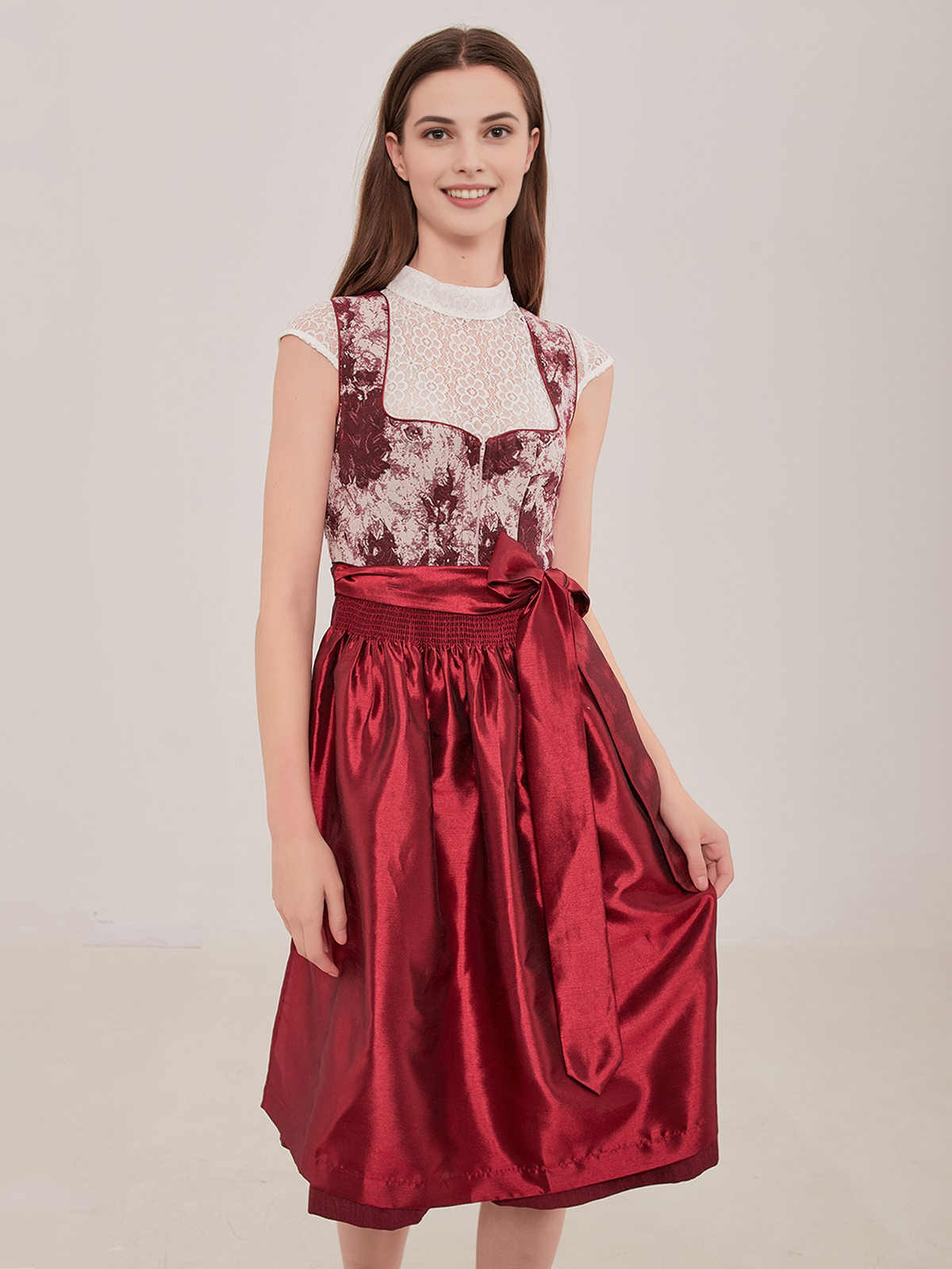 Dirndl in Rot – Tradition und Leidenschaft