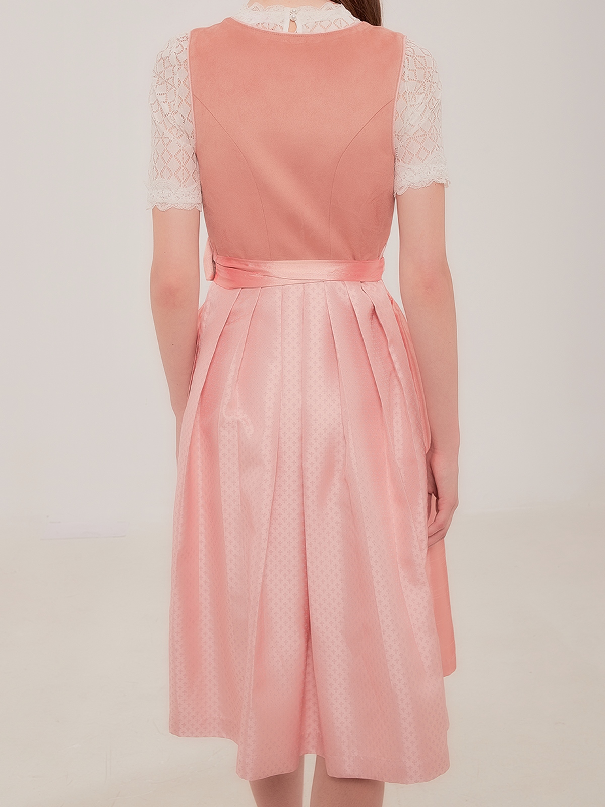 Modernes hellblau Dirndl mit figurbetonter Silhouette