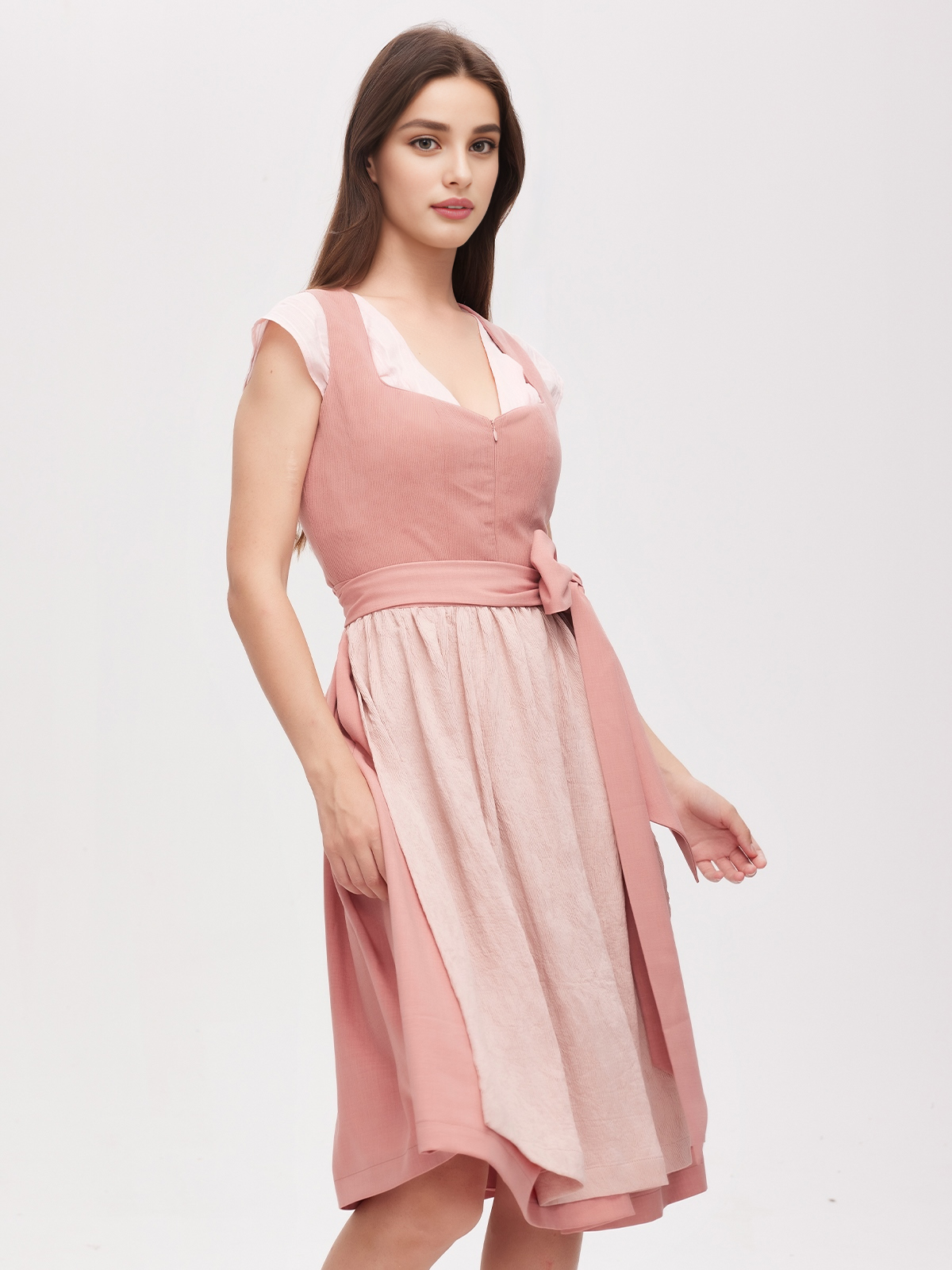 Modernes Mini Dirndl in Rosa