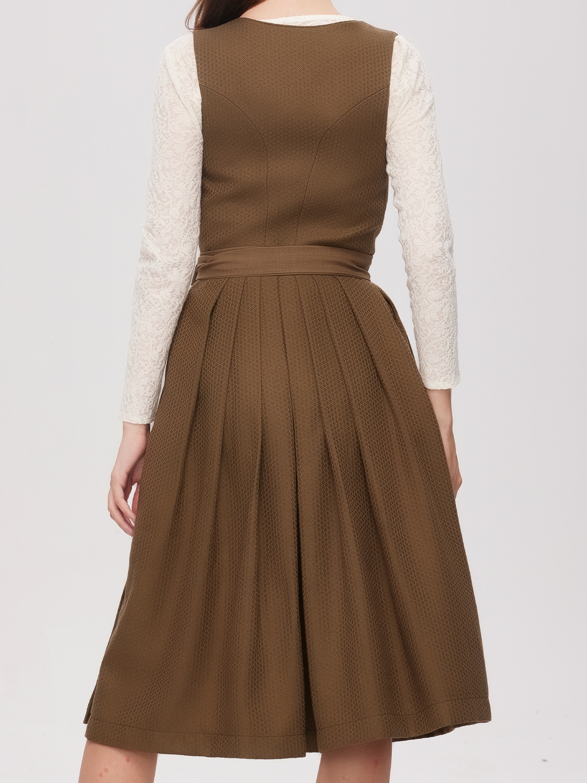 Modernes Dirndl in Grün