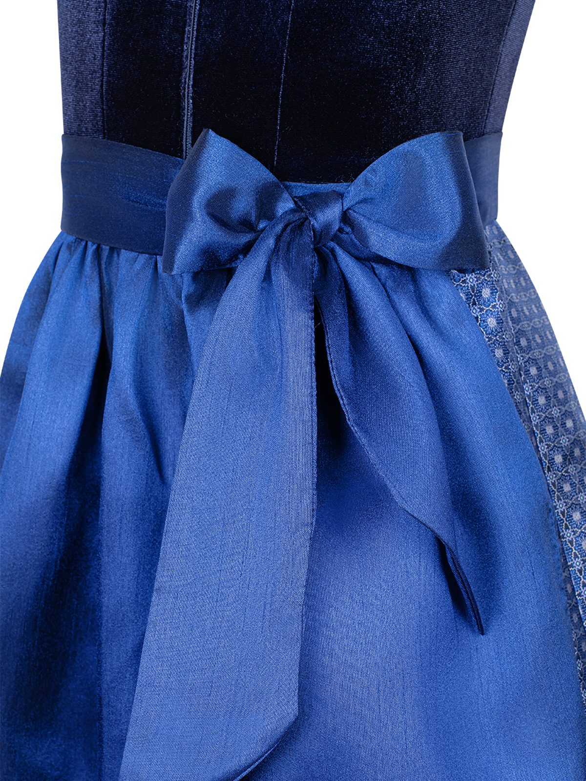 Dirndl in Blau mit floralen Details