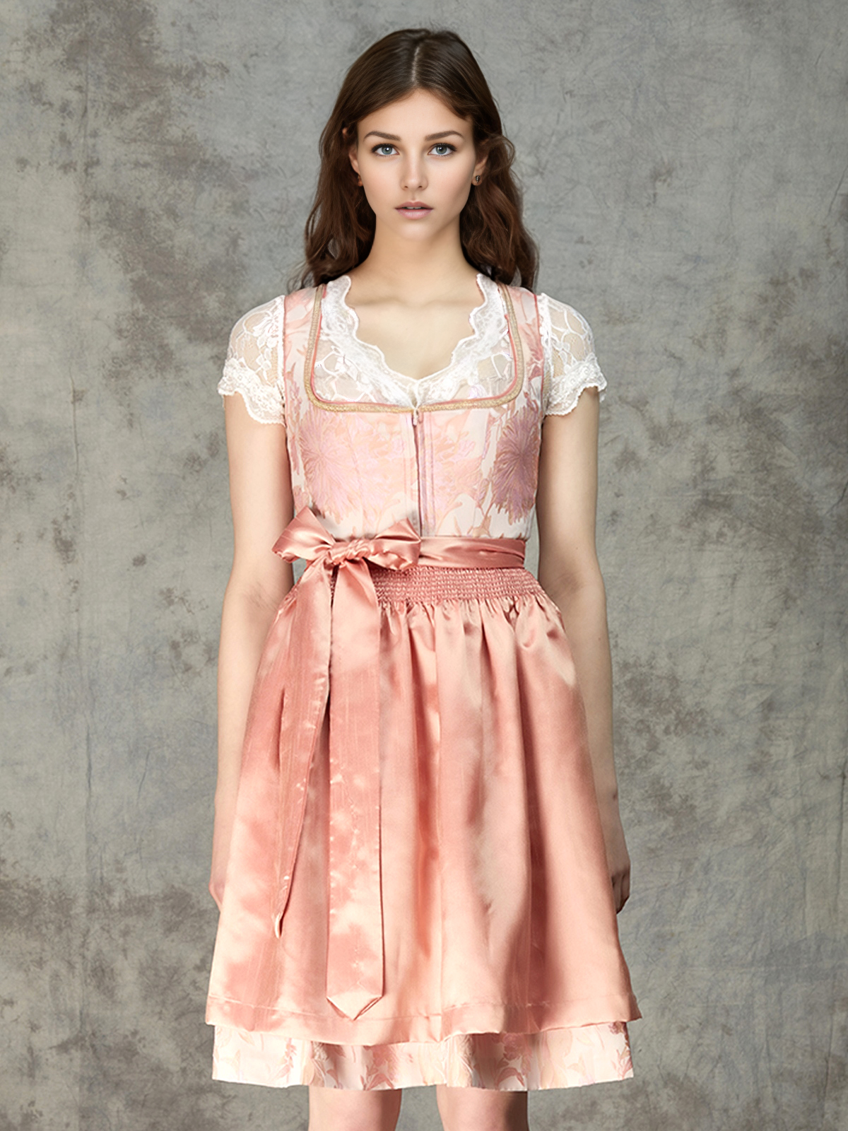 Dirndl in Rosa mit floralen Details