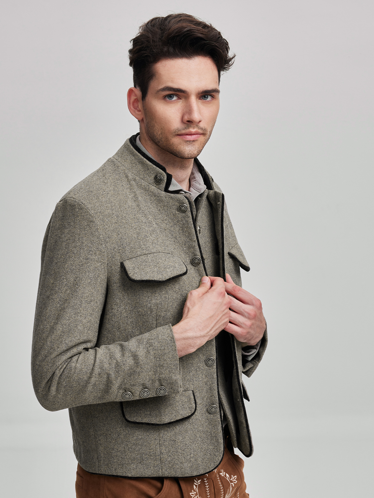 Blaues Dirndl Samt in Grau