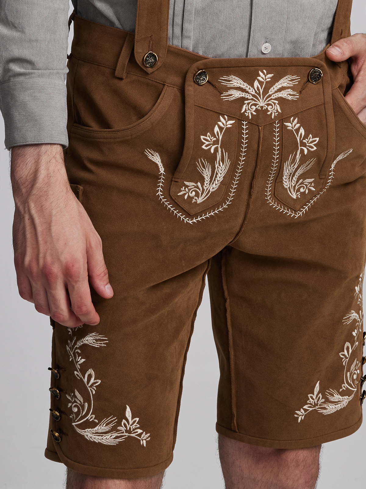 Modernes Dirndl in Blau mit schlanker Silhouette