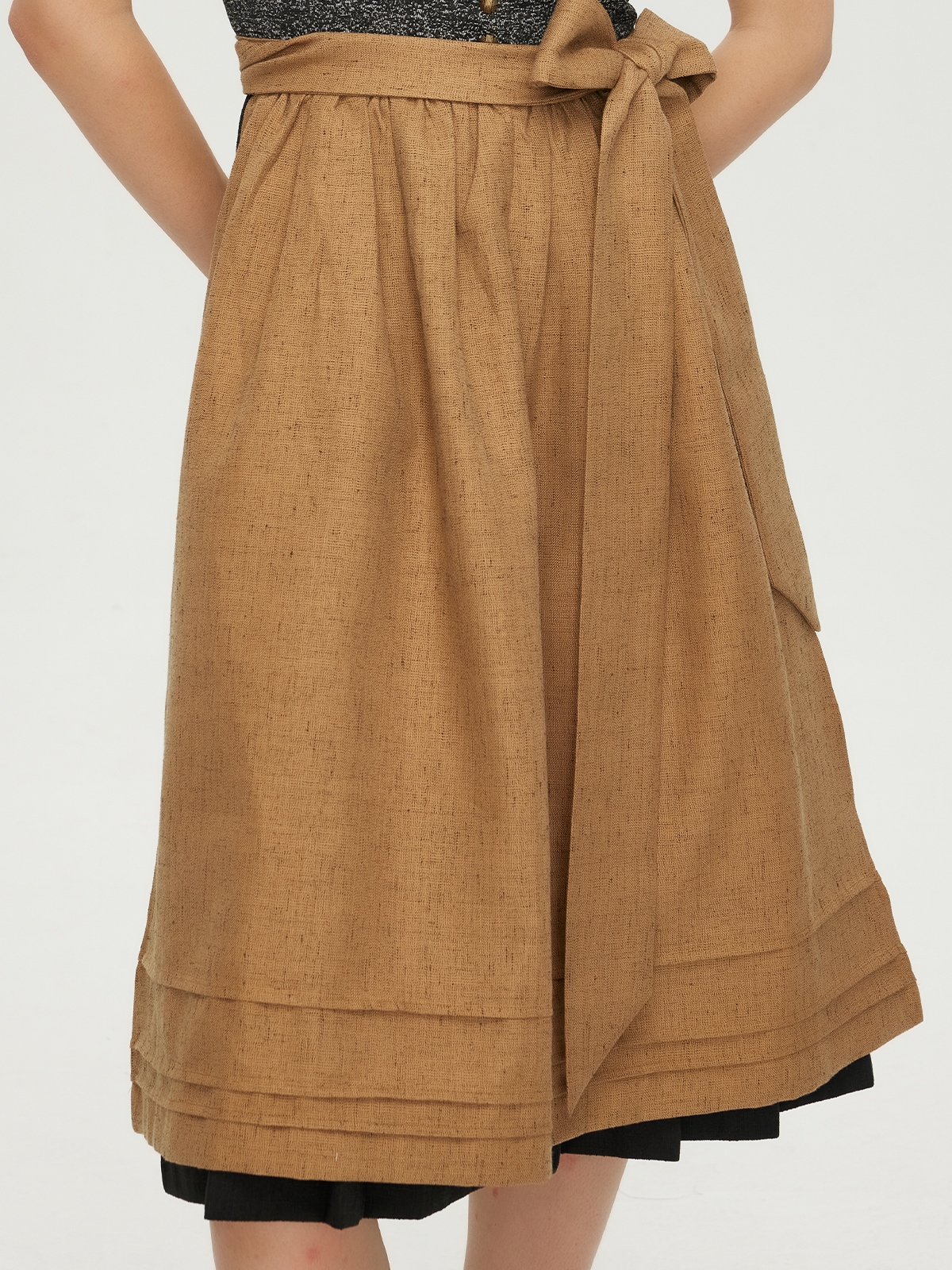 Dirndlbluse langarm weiß in klassischem Design